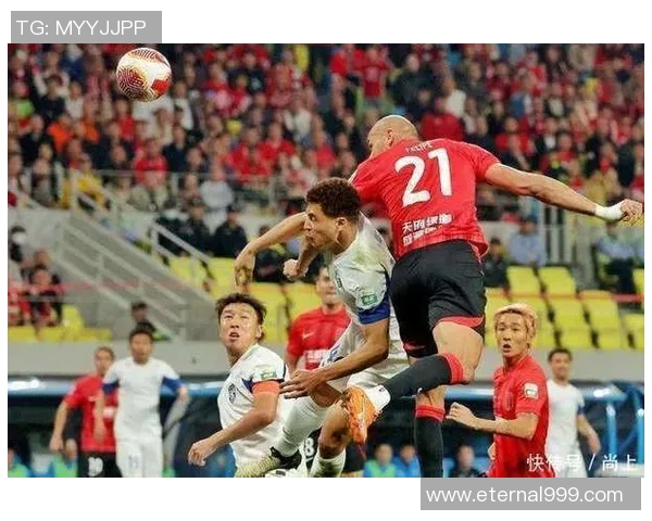 足球明星遭遇意外被踩鞋事件引发球迷热议与媒体关注 足球明星遭遇意外被踩鞋事件引发球迷热议与媒体关注