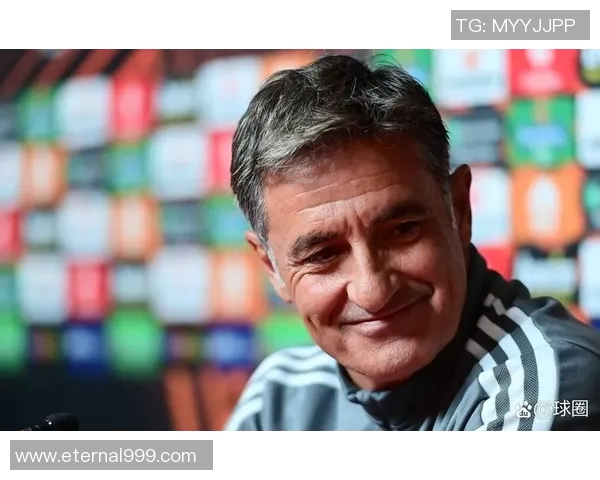 七十年风云足球传奇明星回顾与辉煌成就展现